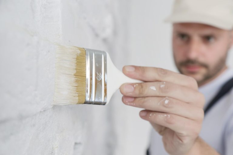 pourquoi engager peintre batiment travaux peinture